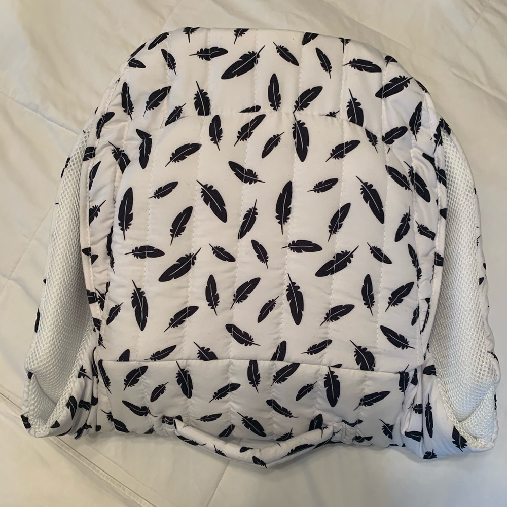 SOLD****Baby Delight Snuggle Nest Harmony Portable